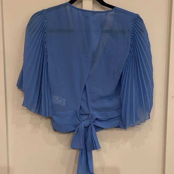 Express Sheer Wrap Crop Blouse - Picture 3 of 3